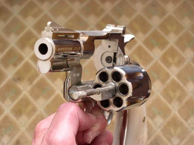 1965 Colt Python 2½-inch barrel detail photo 4