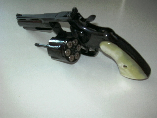 1968 Colt Python Royal Blue detail photo 5
